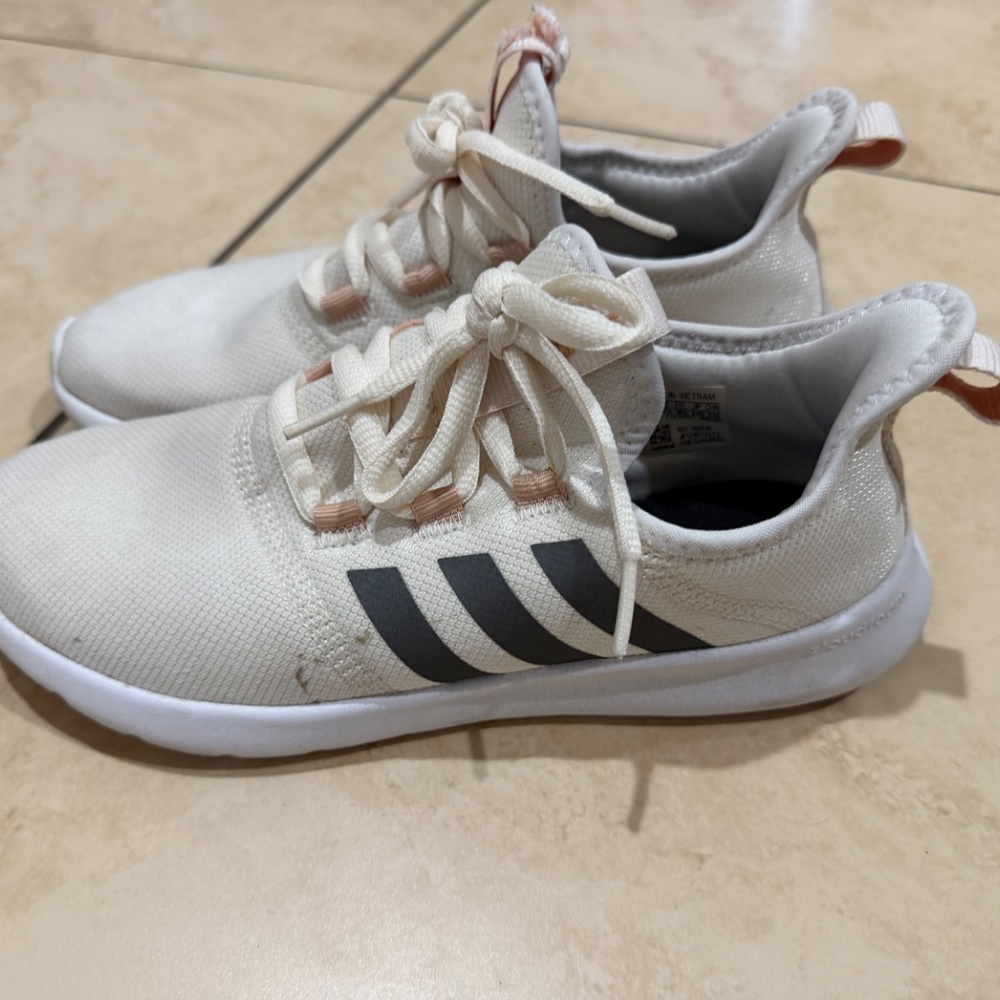 Adidas - Picture 2 of 3